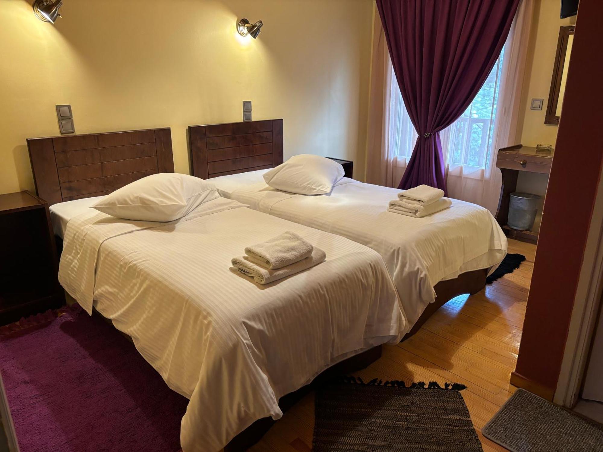 Guesthouse Sinoi Вітіна Екстер'єр фото