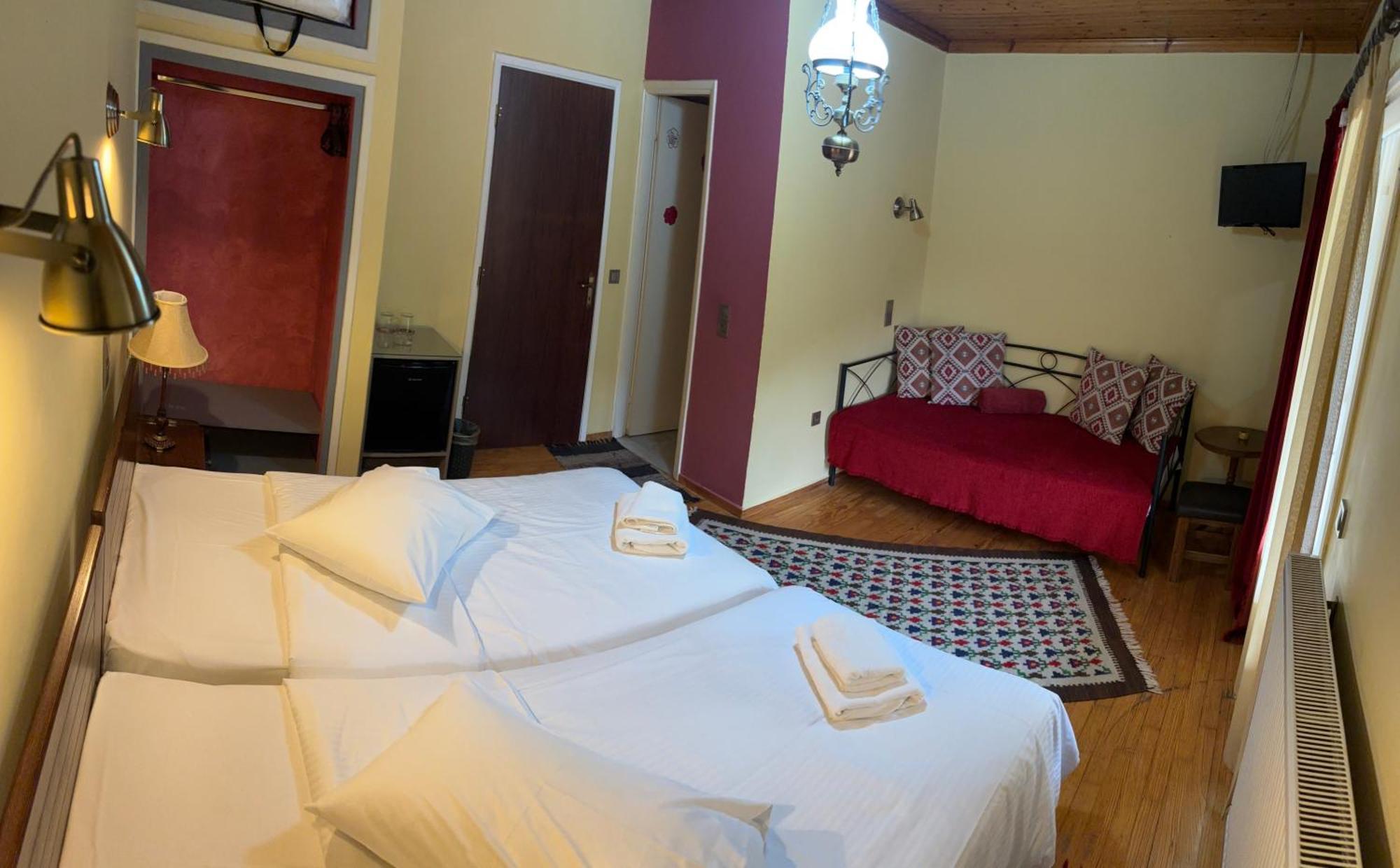 Guesthouse Sinoi Вітіна Екстер'єр фото
